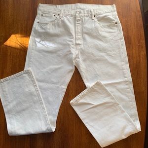Men’s all white Levi jeans